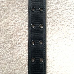 🖤Hot Topic black on black punk goth grommet belt!🖤